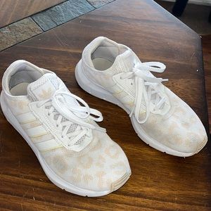 Cute leopard print adidas!